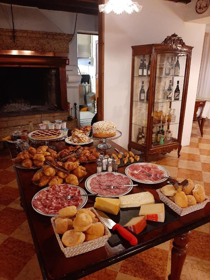 Locanda Al Centrale Каприно-Веронезе Экстерьер фото